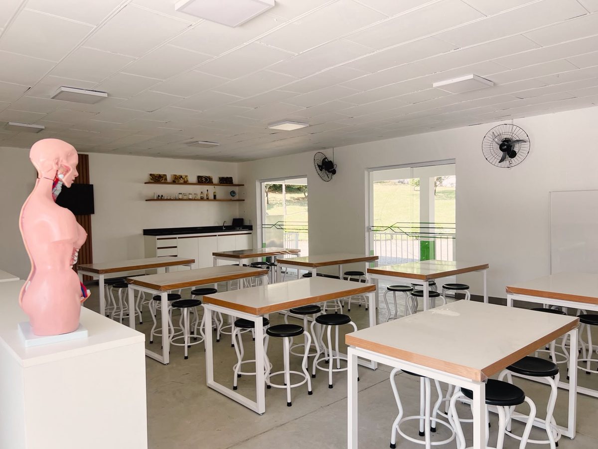 Laboratório de ciências do COC Pinhal