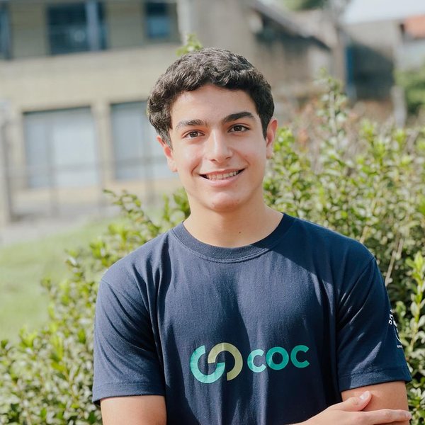 Aluna do Ensino Médio do COC Pinhal
